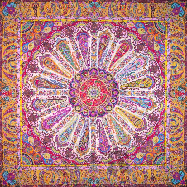 رومیزی ترمه طرح سلجوقی -  مربع ‍100×100 سانتی متر - رنگ کرم کم رنگ تار مشکی